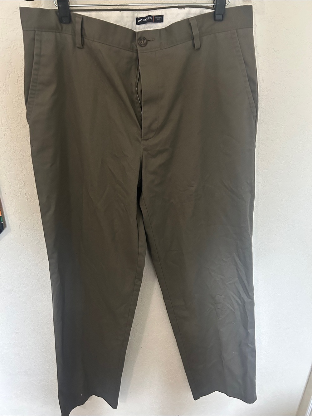 Dockers Men's Olive Green Chino Pants